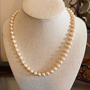Elegant Cream Pearl Necklace